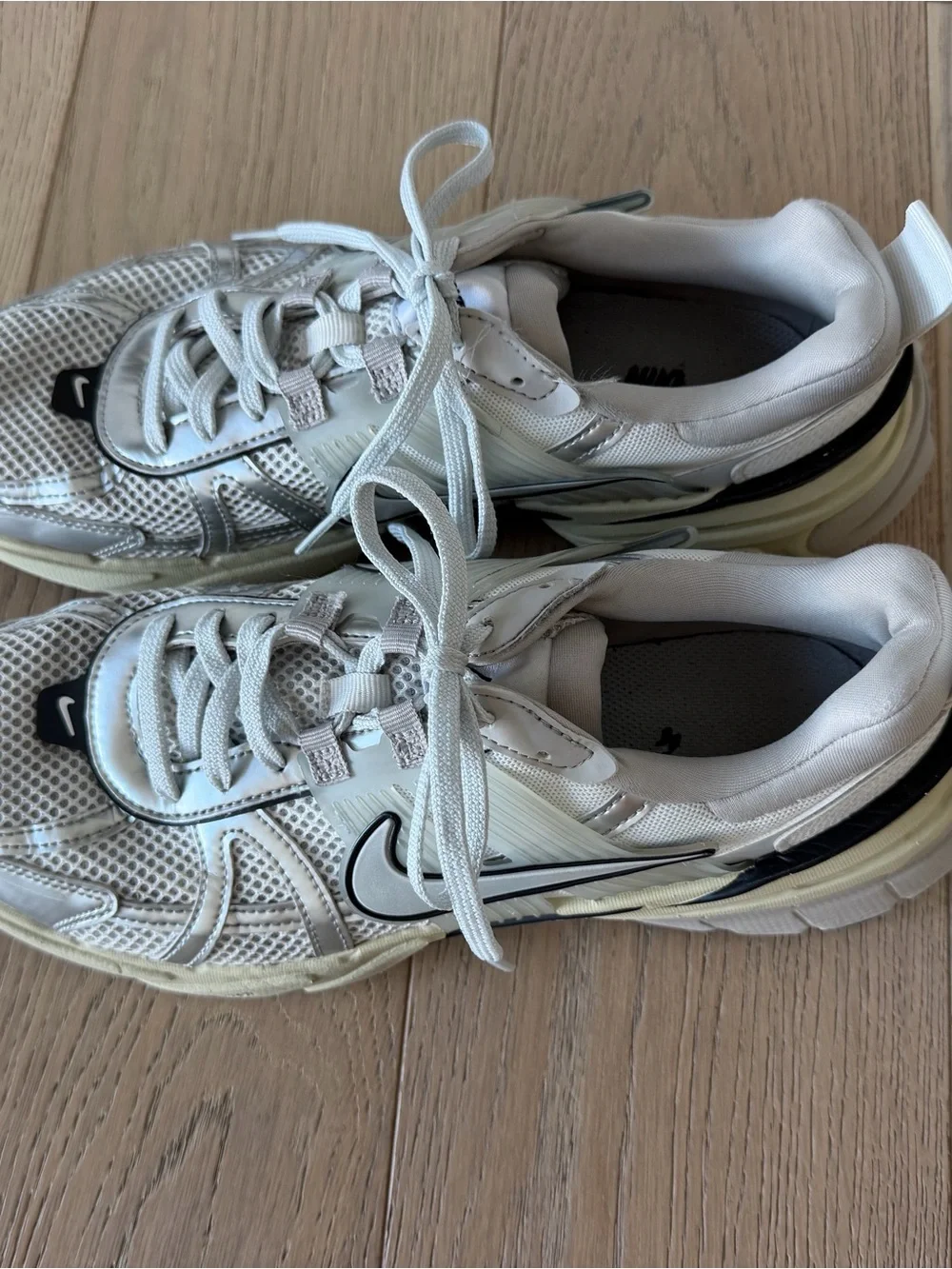Nike V2K Run Summit White Metallic Silver Women's Size 10